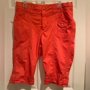 Lee Coral Easy Fit Capris 98% Cotton 2% Spandex